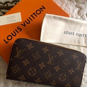 Louis Vuitton Zipper Wallet